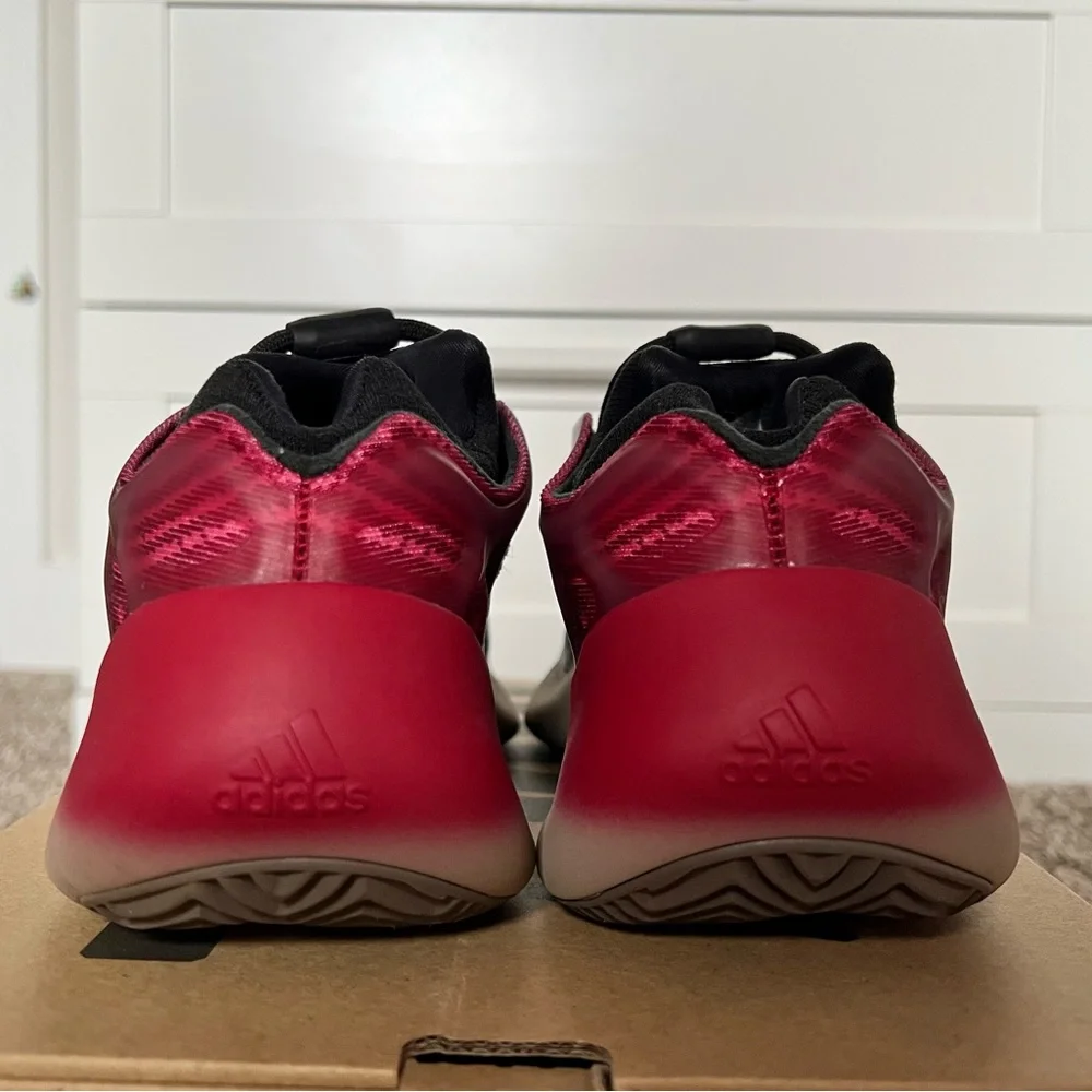 Yeezy 700 V3 Fade Carbon Preowned WM6 - Picture 6 of 7